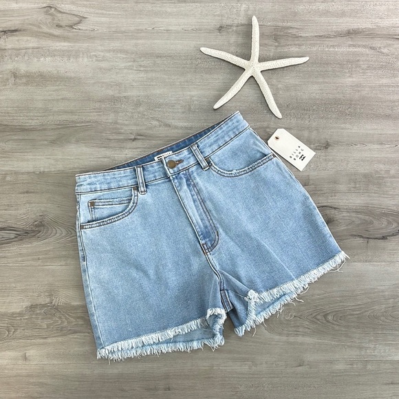 🔆BILLABONG🔆 SO CHEEkY JEAN SHORTS - Picture 2 of 13
